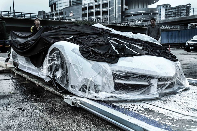 Illustration for article titled One Of The $4.6M Lamborghini Veneno Roadsters Just Landed In Hong Kong